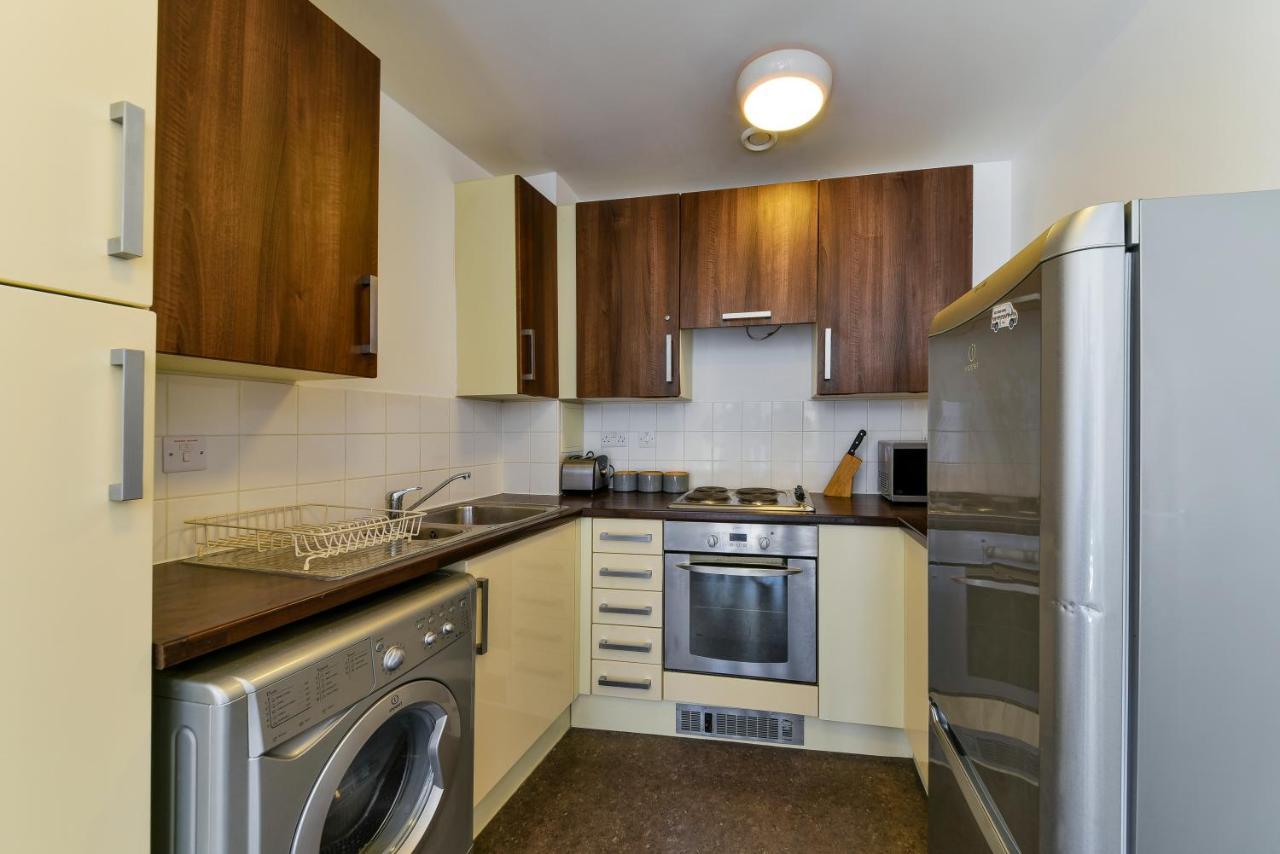 Luxe 1 Bed Flat 5 Mins To Stratford - Free Parking Apartment London Exterior photo