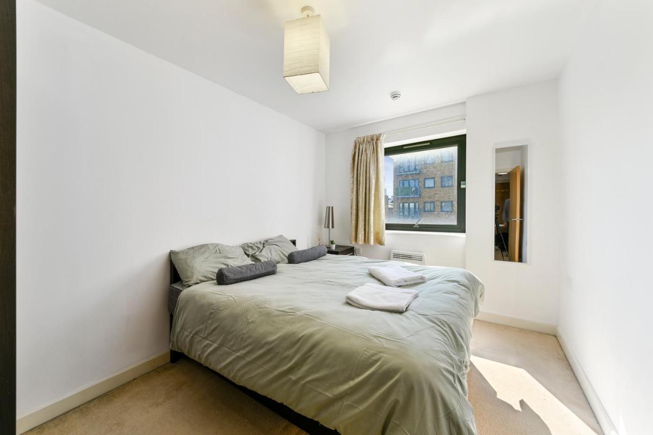 Luxe 1 Bed Flat 5 Mins To Stratford - Free Parking Apartment London Exterior photo